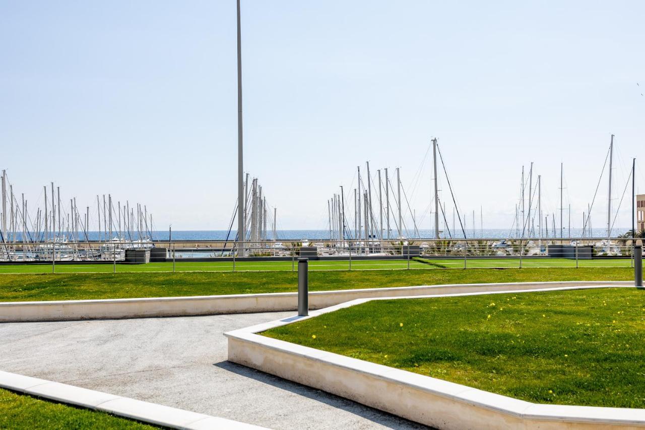 Aregai Marina Exclusive Seaside Apartments サント・ステーファノ・アル・マーレ エクステリア 写真